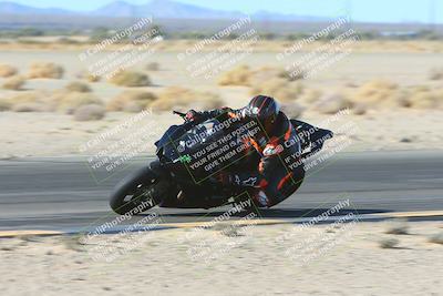 media/Jan-10-2025-CVMA Friday Practice (Fri) [[489e0da257]]/Group 4 and Trackday/Session 2 (Turn 4 Inside)/